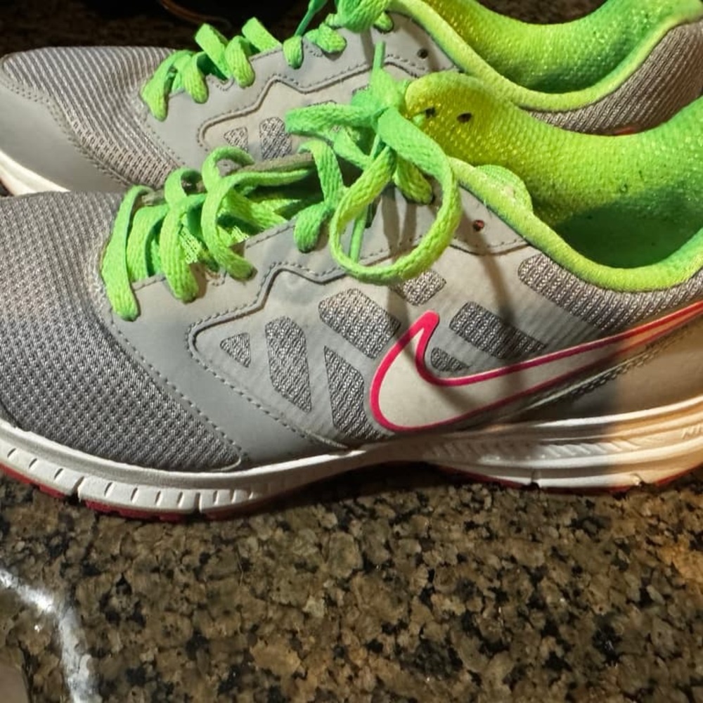 Nike Running Shoes Women’s 6.5 Gray Green Lightweight Trainers
